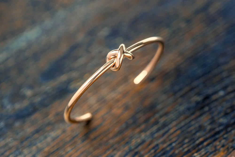 Mvmt Knot Cuff Gold