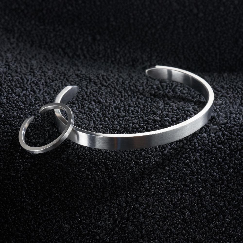 Mvmt Minimal Flat Cuff Silver