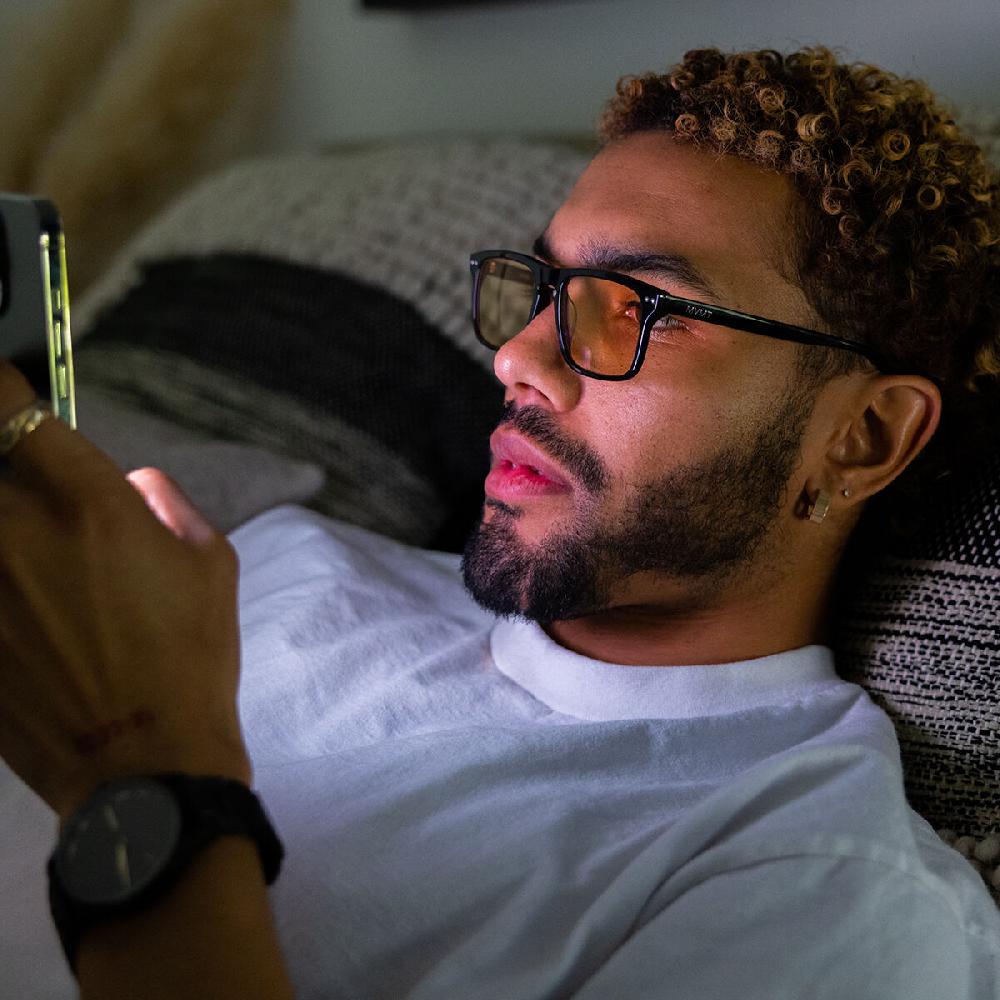 Mvmt Reveler Gold Shield Black