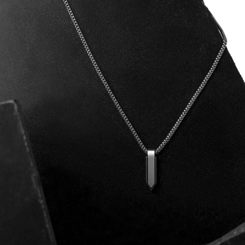 Mvmt Spearhead Necklace Silver + Black