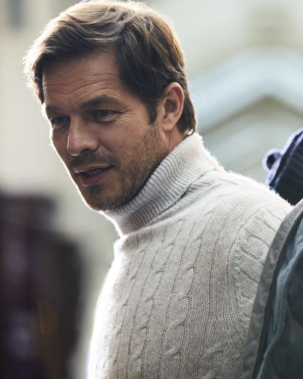 n.peal 007 Cable Roll Neck Cashmere Jumper In Fumo Grey