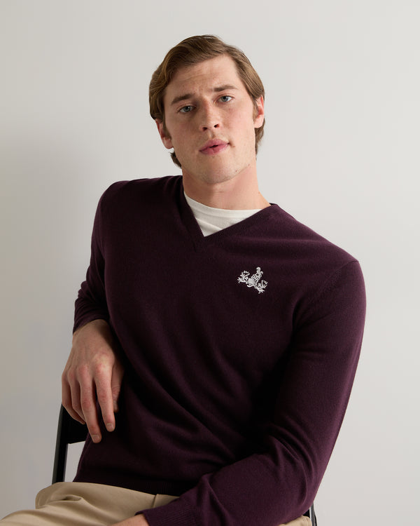 N.peal 007 Logo V Neck Cashmere Jumper In Plum Purple