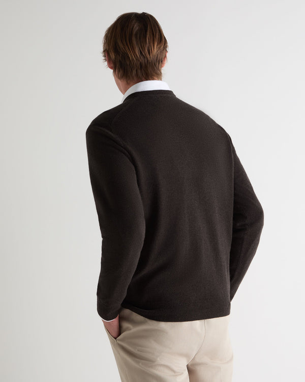 N.peal Men's Burlington V Neck Cashmere Sweater In Chocolate Brown