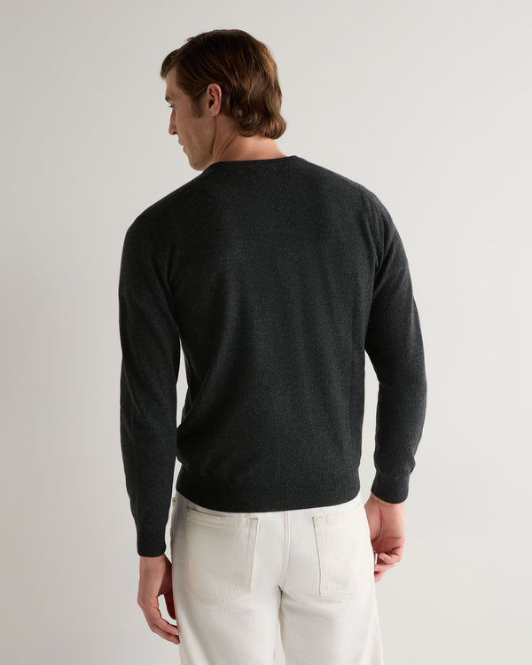 N.peal Men's Burlington V Neck Cashmere Sweater In Dark Charcoal Grey