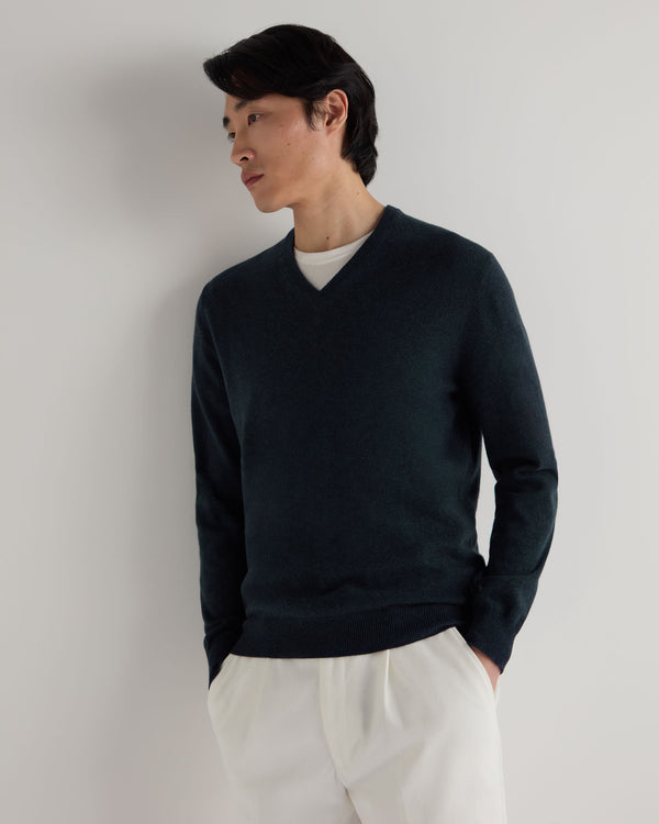 n.peal Men's Burlington V Neck Cashmere Sweater In Indigo Blue