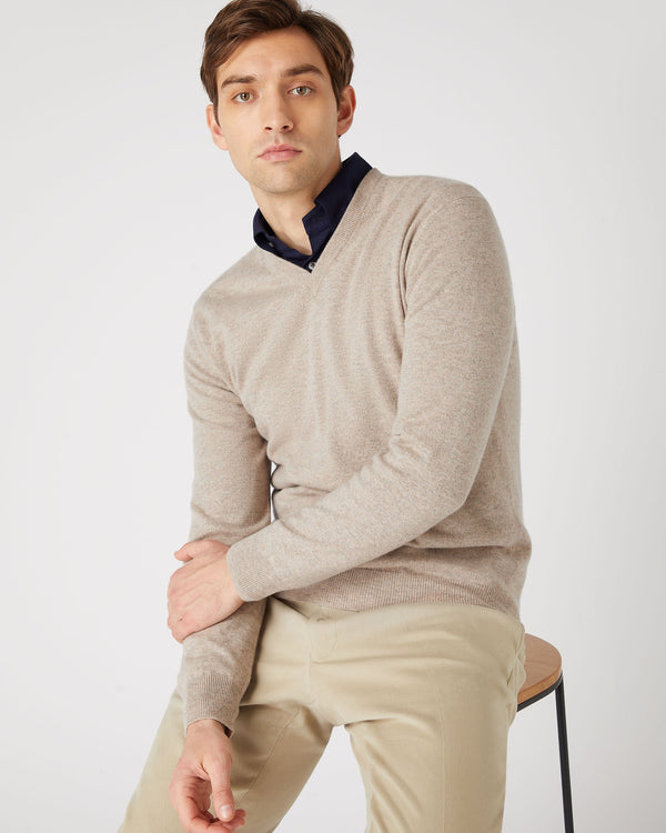 n.peal Men's Burlington V Neck Cashmere Sweater In Oatmeal Brown