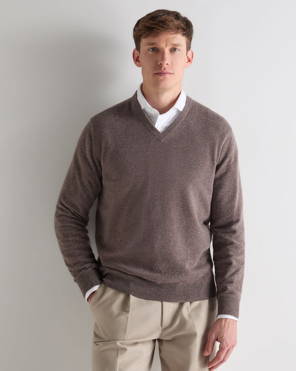 n.peal Men's Burlington V Neck Cashmere Sweater In Otter Brown