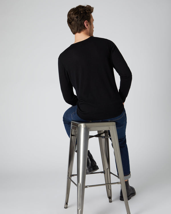 N.peal Men's Conduit Fine Gauge Cashmere V Neck Sweater In Black