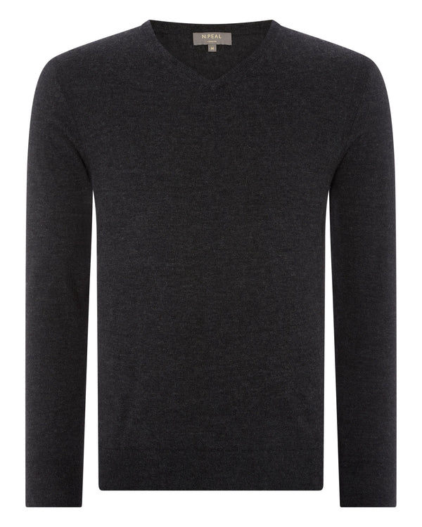 N.peal Men's Conduit Fine Gauge Cashmere V Neck Sweater In Dark Charcoal Grey