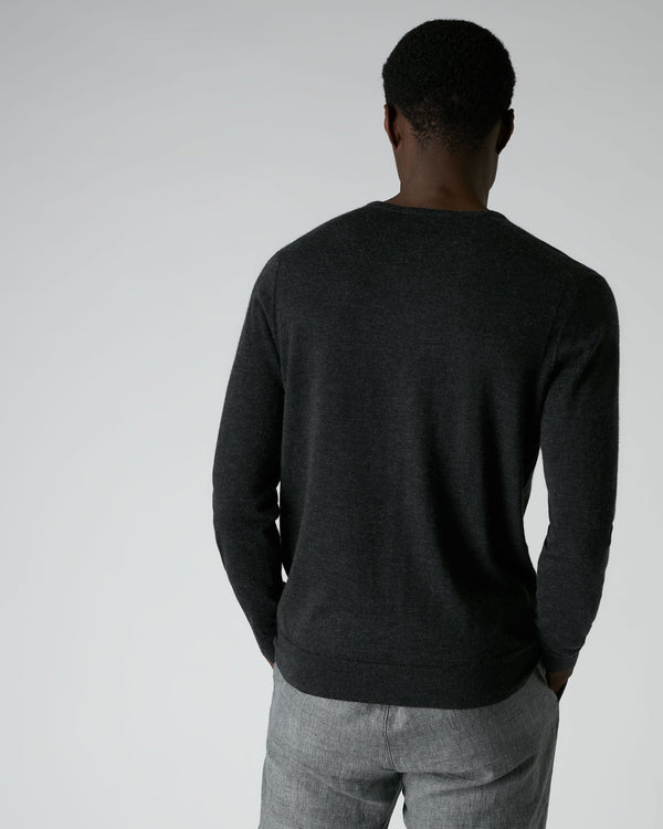 N.peal Men's Conduit Fine Gauge Cashmere V Neck Sweater In Dark Charcoal Grey
