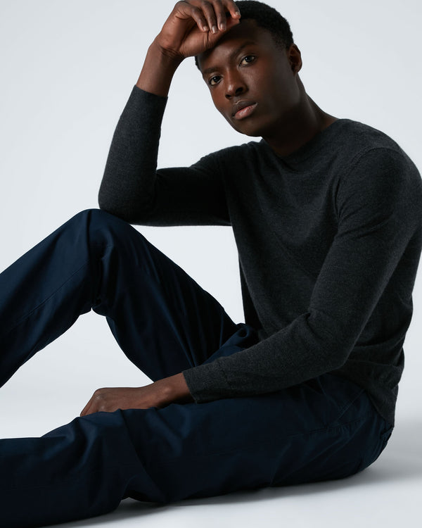 n.peal Men's Covent Fine Gauge Cashmere Round Neck Sweater In Dark Charcoal Grey