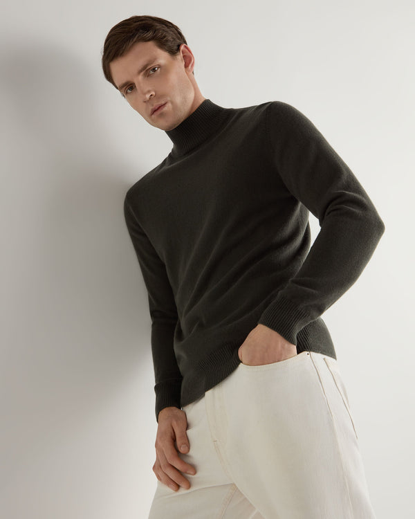 n.peal Men's Mayfair Turtle Neck Cashmere Sweater In Arabica Khaki Green