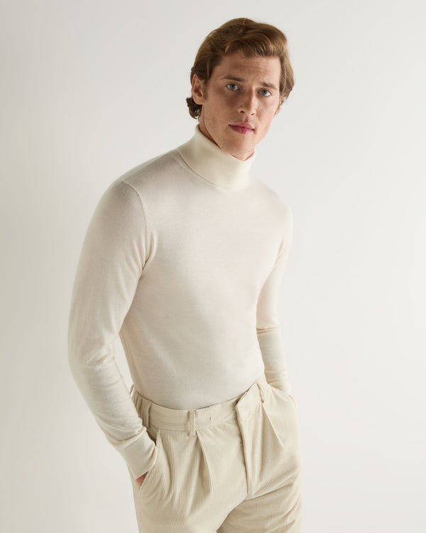 n.peal Men's Pimlico Fine Gauge Cashmere Turtle Neck Sweater In New Ivory White