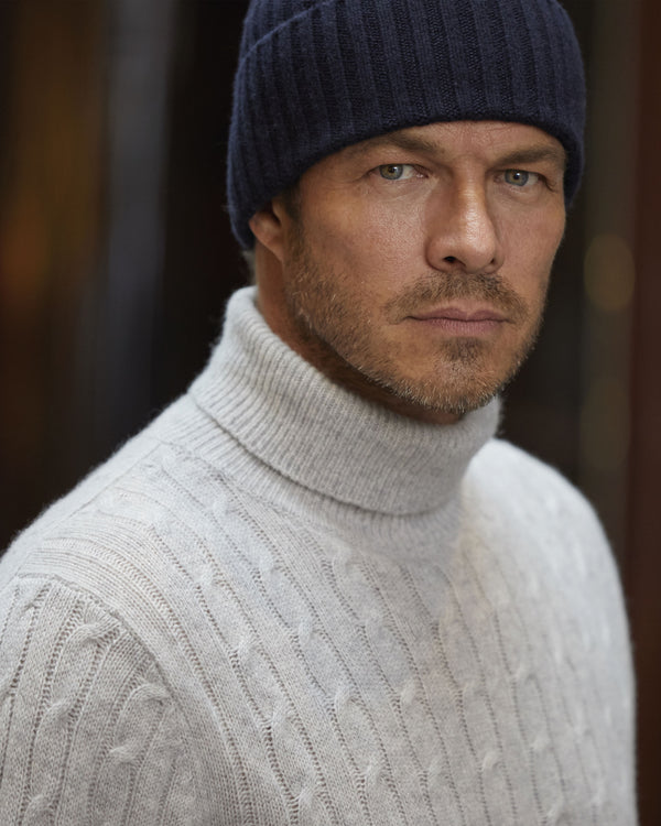 N.peal 007 Chunky Ribbed Cashmere Hat In Navy Blue