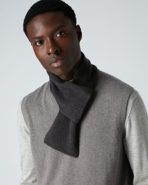 N.peal 007 Herringbone Cashmere Scarf In Brown