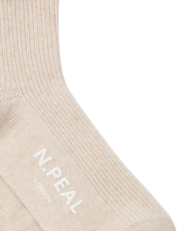 N.peal Unisex Cashmere Rib Bed Socks In Ecru White