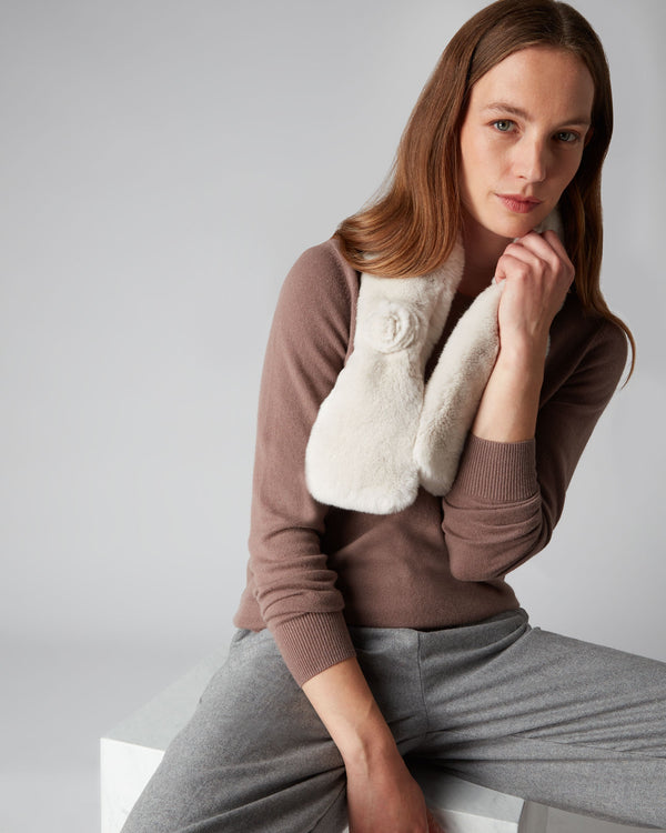 N.peal Women's Fur Neck Warmer In Snow Grey