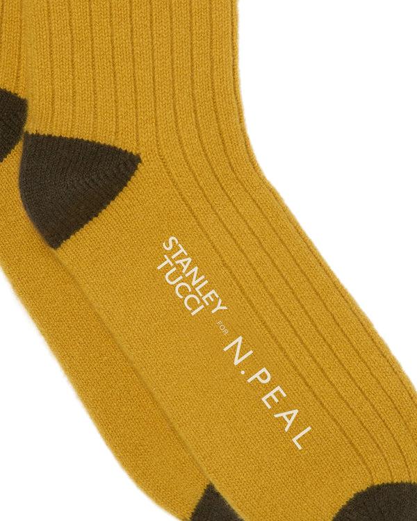 N.peal TUCCI TRAVEL SOCK In Ochre Yellow + Olive Green
