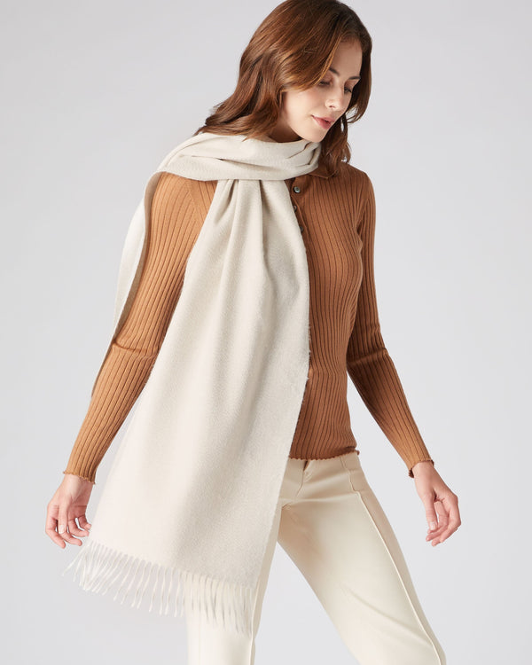 N.peal Unisex Large Woven Cashmere Scarf In Ecru White