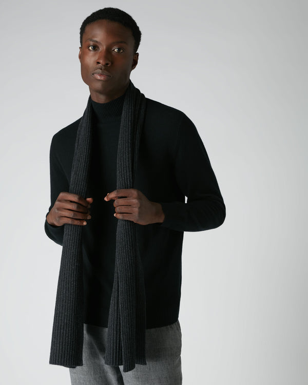N.peal Unisex Short Ribbed Cashmere Scarf In Dark Charcoal Grey