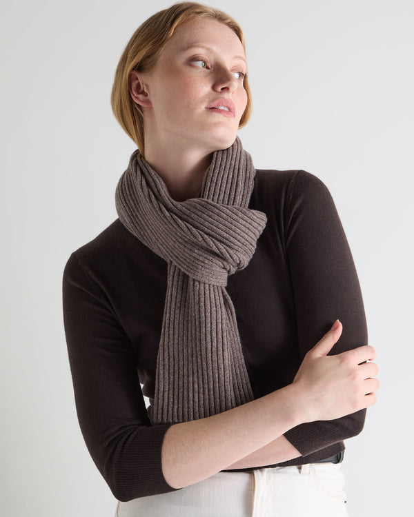 N.peal Unisex Short Ribbed Cashmere Scarf In Otter Brown