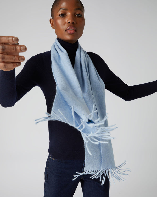 N.peal Unisex Woven Cashmere Scarf In Cornflower Blue
