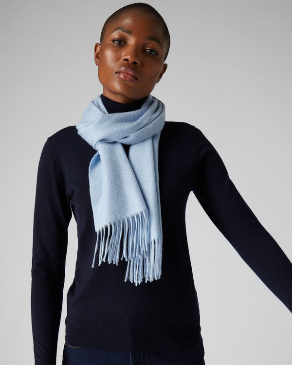 N.peal Unisex Woven Cashmere Scarf In Cornflower Blue