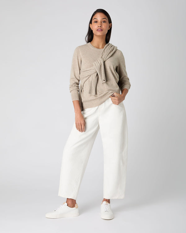 N.peal Women's Evie Classic Round Neck Cashmere Sweater In Oatmeal Brown