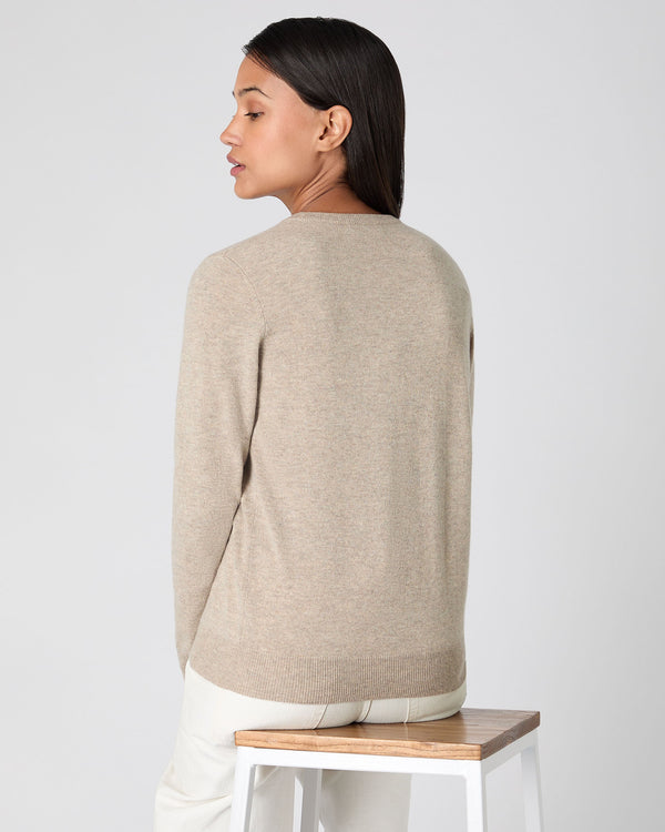 N.peal Women's Evie Classic Round Neck Cashmere Sweater In Oatmeal Brown