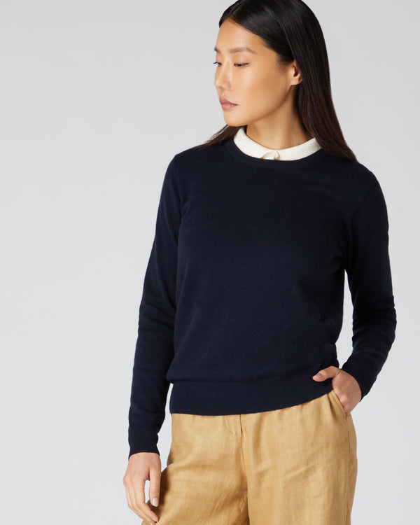 N.peal Women's Evie Classic Round Neck Cashmere Sweater In Navy Blue