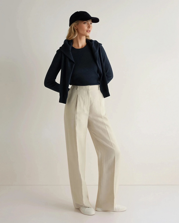 N.peal Women's Evie Classic Round Neck Cashmere Sweater In Indigo Blue