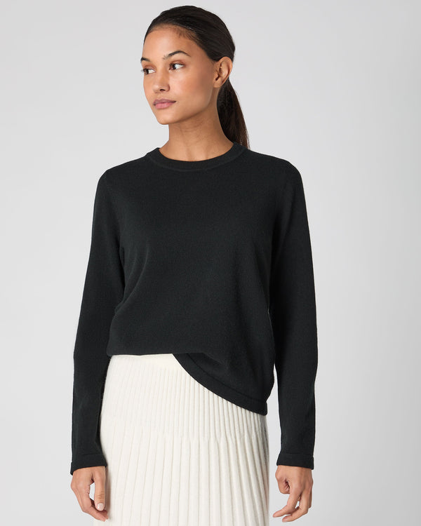 n.peal Women's Hallie Round Neck Cashmere Sweater In Black