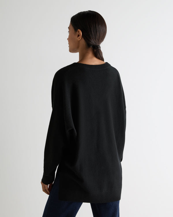 N.peal Women's Longline V Neck Cashmere Sweater In Black