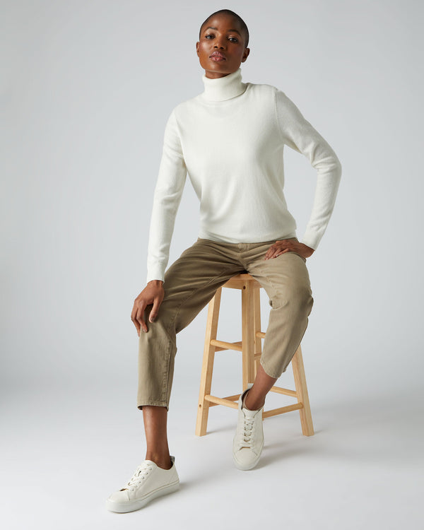N.peal Women's Luna Turtle Neck Cashmere Sweater In New Ivory White