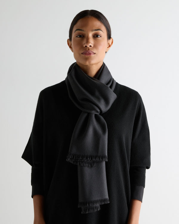 N.peal Women's Pashmina Cashmere Stole In Deep Charcoal Grey