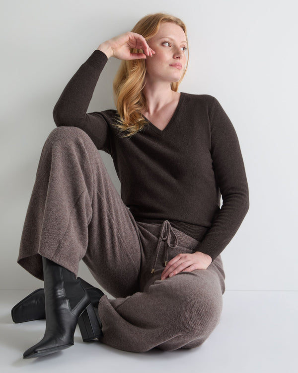 n.peal Women's Phoebe V Neck Cashmere Sweater In Chocolate Brown