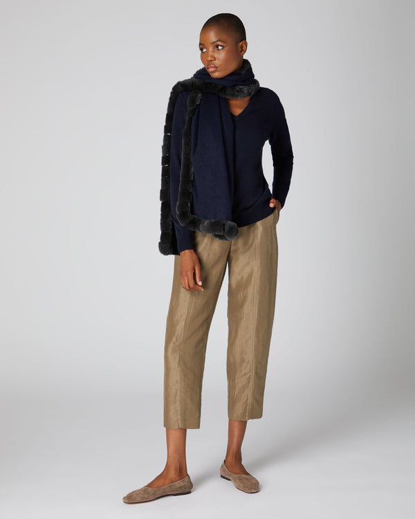 N.peal Women's Phoebe V Neck Cashmere Sweater In Navy Blue