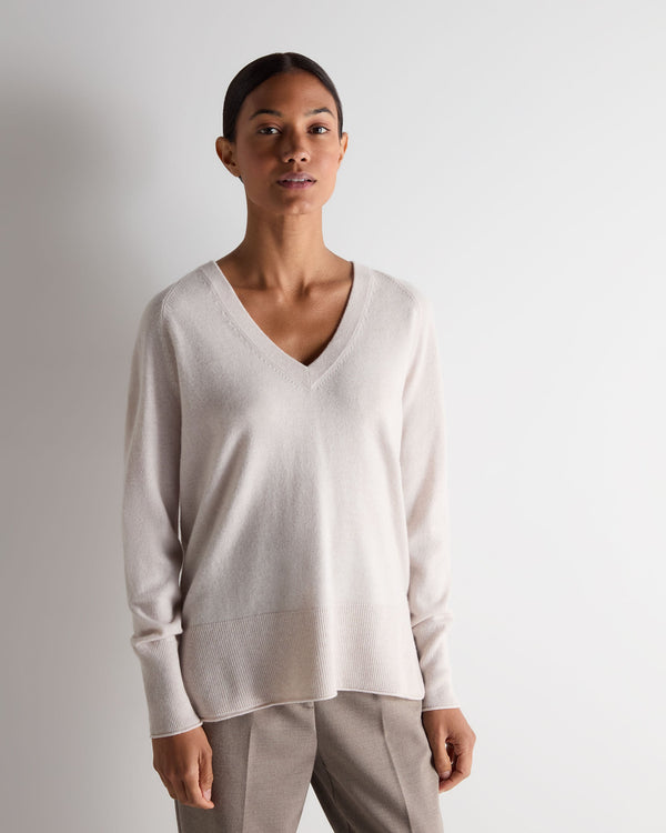 n.peal Women's Relaxed V Neck Cashmere Sweater In Frost White