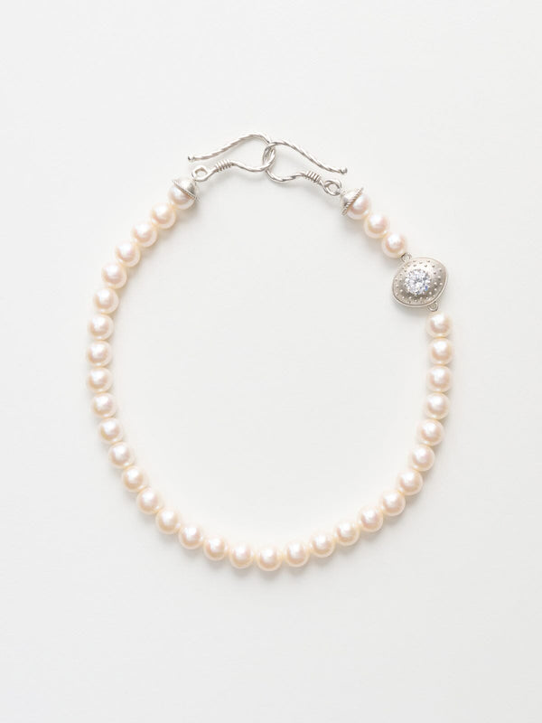 nackiyé Serif Pearl Pocket Chain White