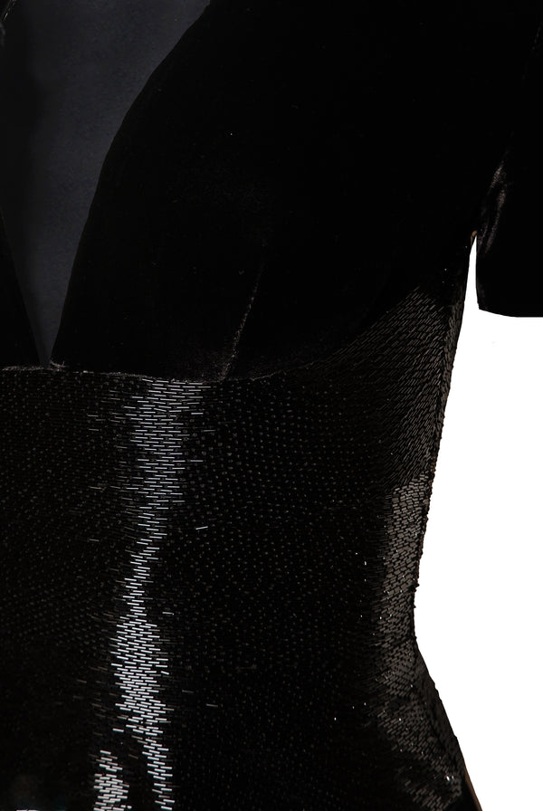 Naeem Khan V-NECK PLEATED COLUMN GOWN WITH BEADED WAIST