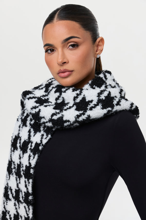 Naked Wardrobe Knit Bouclé Houndstooth Scarf