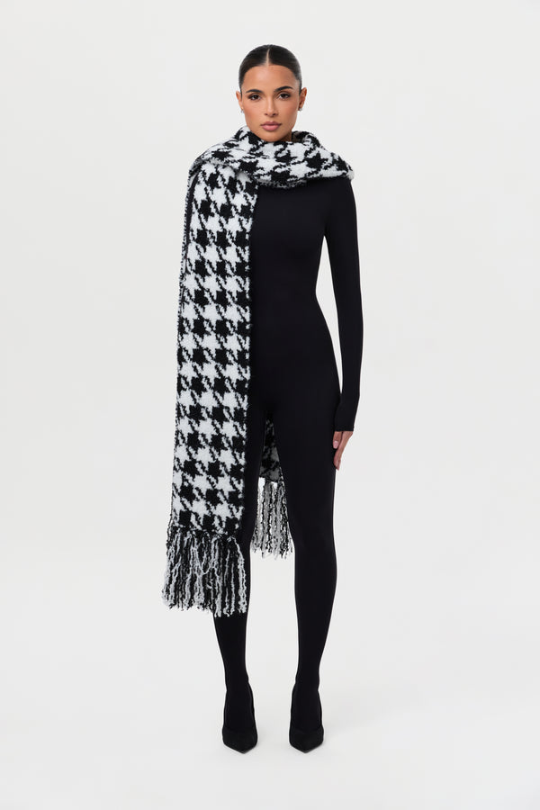 Naked Wardrobe Knit Bouclé Houndstooth Scarf