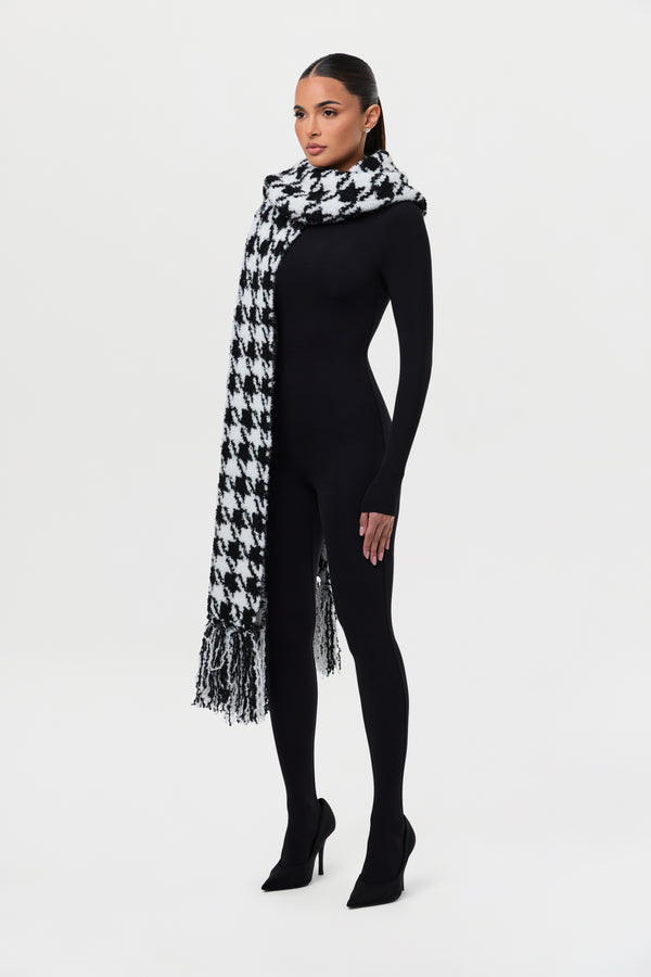 Naked Wardrobe Knit Bouclé Houndstooth Scarf