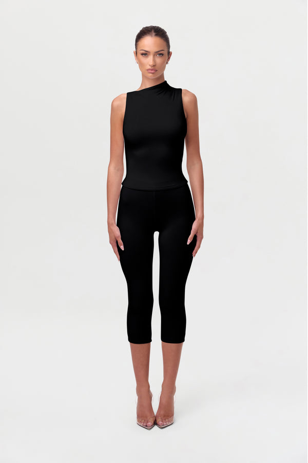 naked wardrobe Smooth Sculpt Capri Legging