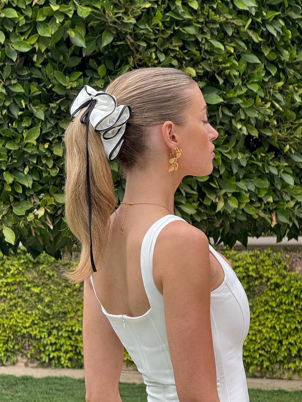 Nana Jacqueline Marlene Scrunchie (White)