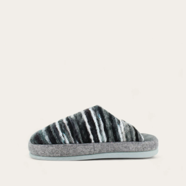 Naot Slippers Recline