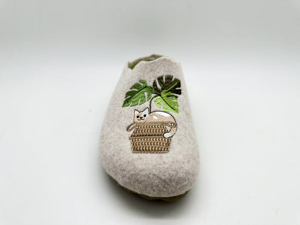 Nat 2 MayBe MayBe ® Cat Under Palms Beige