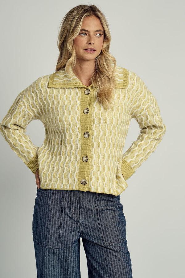 native youth AGATHA WIDE COLLAR CARDIGAN IN YELLOW JACQUARD