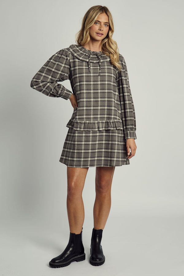 native youth BALERIE TARTAN RUFFLE COLLARED DRESS IN BLACK CHECK