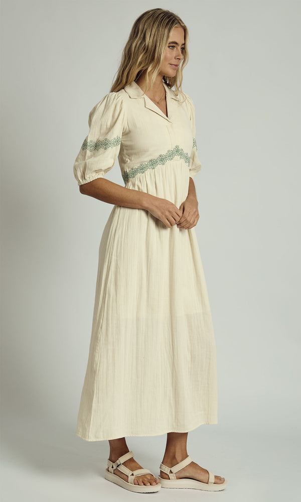 Native Youth CAMRYN DOUBLE GAUZE EMBROIDERED MIDAXI DRESS